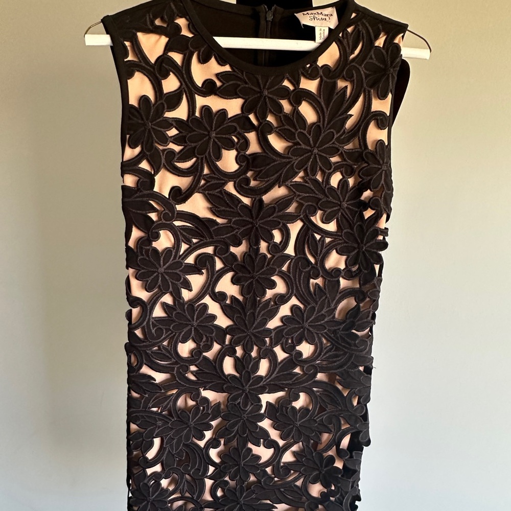 Elegant Black Vintage Floral Lace Dress. MaxMara. Size Small